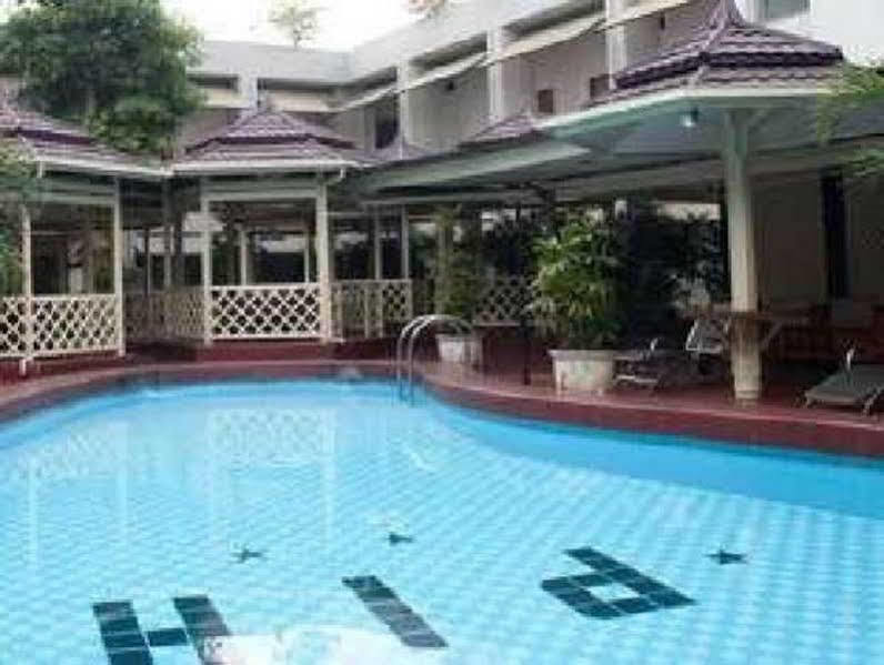 Hotel Pardede International Medan Exterior photo